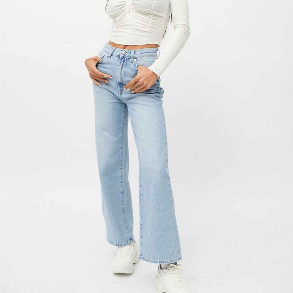 BDG High Waisted Wide Leg Jeans | 28 | Light Blue